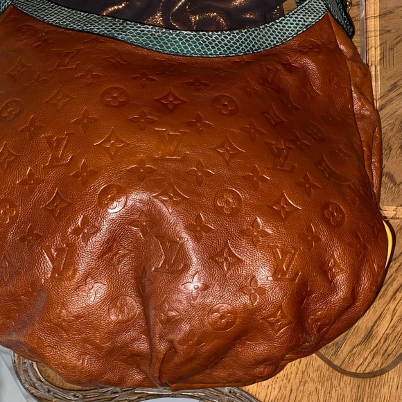 Louis Vuitton Kalahari GM - Picture 3 of 17